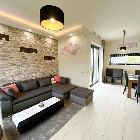 Luxury Rosemary With Free Parking In * Szentendre