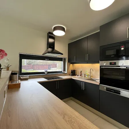 Luxury Rosemary With Free Parking In Apartament